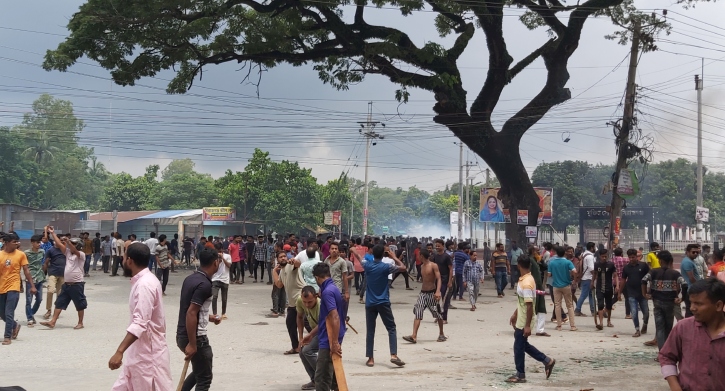 সিরাজগঞ্জে আন্দোলনকারীদের সঙ্গে আ.লীগের সংঘর্ষে সাংবাদিকসহ নিহত ৭